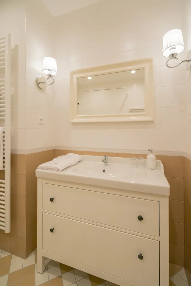 Suite, Dining Area, Sofa، Revelton Suites 3/3