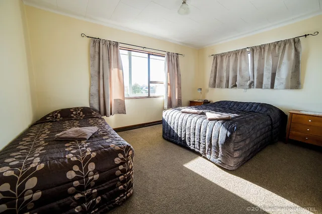 3 Bedrooms, Motel، Richmond Motel And Holiday Park 2/2