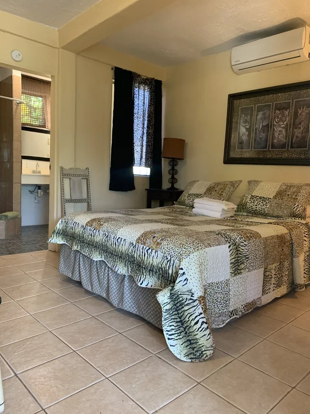 Standard, Queen Bed, Courtyard View, All Seasons Guest House 5/8
