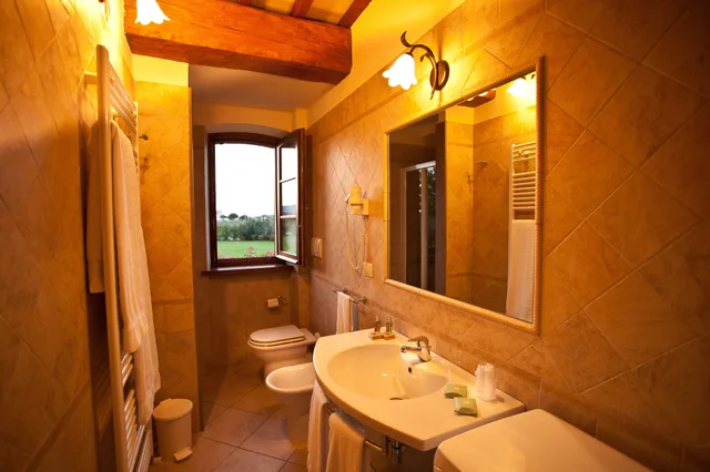 Room, Balcony, AGRITURISMO LE RONDINI DI FRANCESCO DI ASSISI 2/2