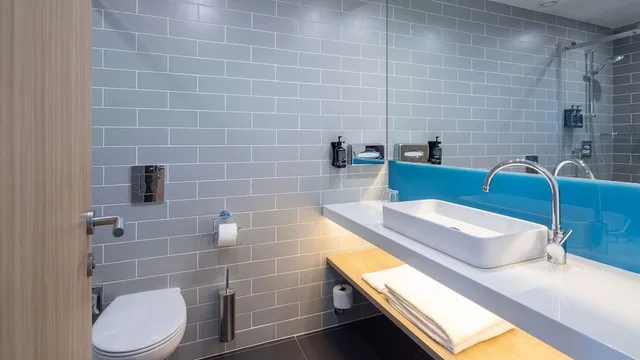 Standard, Twin Beds, Balcony, Holiday Inn Express Porto City Centre 3/4
