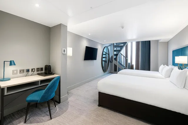 دوبلكس بسريرين مزدوجين، DoubleTree by Hilton London Kensington 3/5
