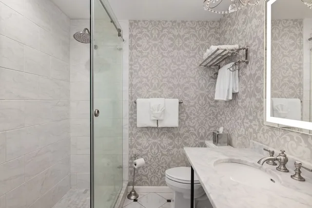 Conrad, King Bed، Hamilton-Turner Inn 3/3