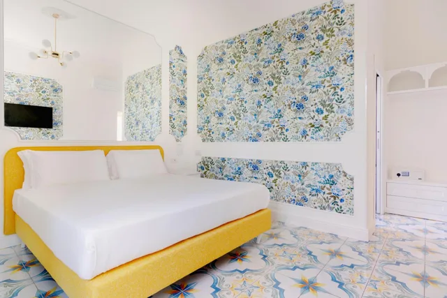 غرفة ديلوكس بسرير كوين، Relais Correale Rooms And Garden 2/6