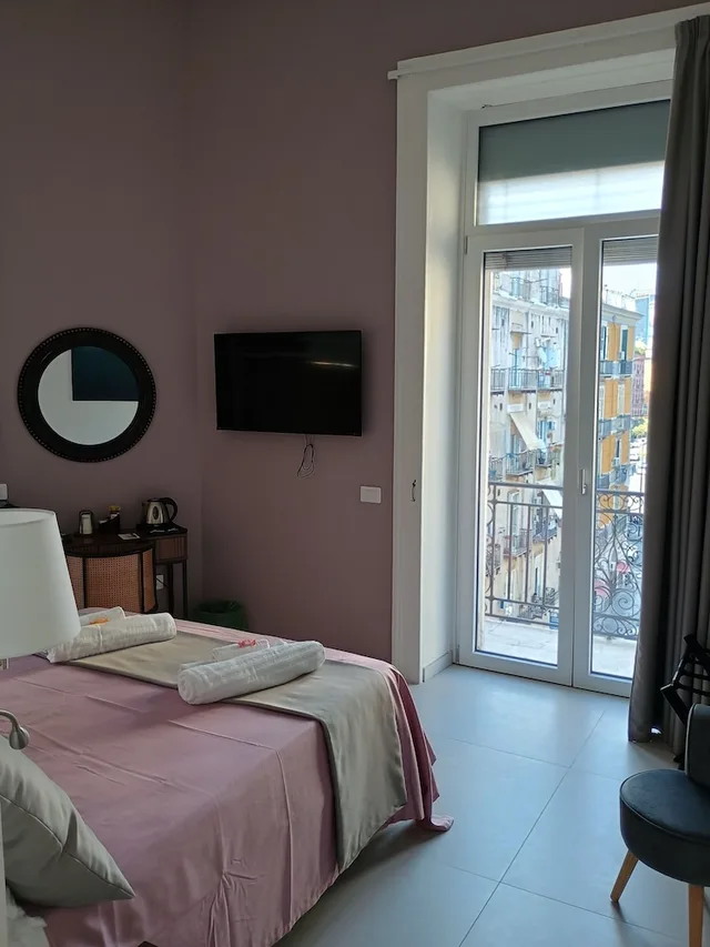 شقة فاخرة بسريرين كينج وسرير فردي بإطلالة على المدينة بشرفة، Poerio Station Rooms & Apartment 4/10