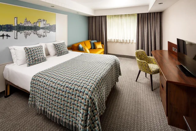 غرفة كلاسيكية عائلية مع أريكة، Mercure Swansea Hotel 3/5