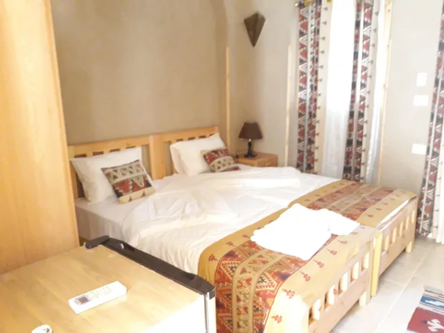 غرفة سوبيريور بسريرين منفصلين، Embrace Hotel 1/8