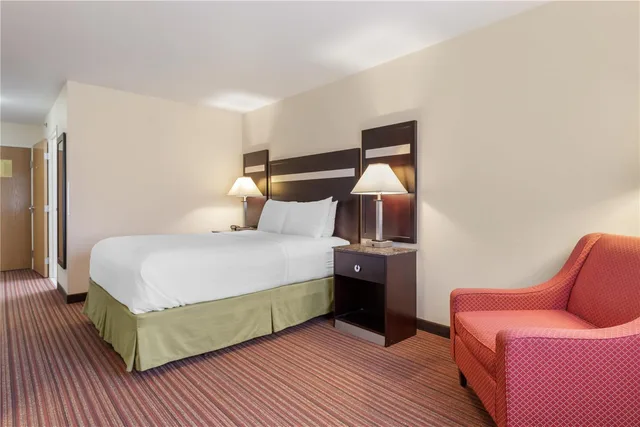 غرفة بسرير كوين بحوض استحمام لذوي الإعاقة، Best Western Parsons Inn 3/4