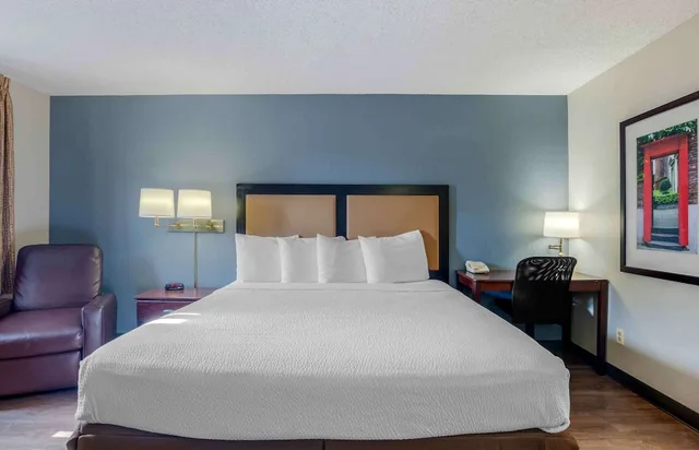 Studio, King Bed, Extended Stay America Los Angeles -Torrance 1/3