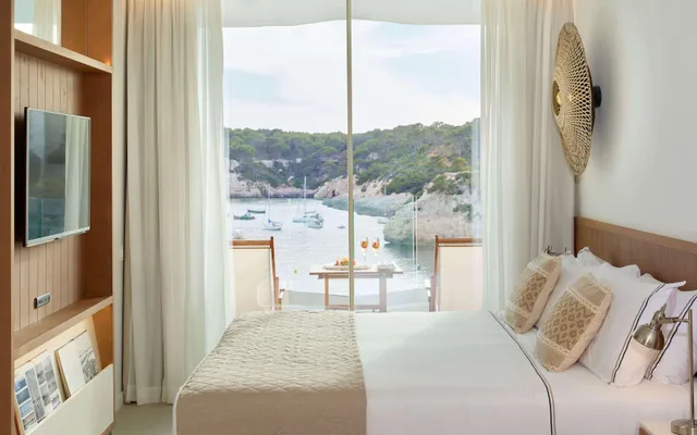 Junior Suite, with View, Melia Cala Galdana 2/9