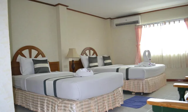 غرفة ثلاثية بسرير مزدوج وسرير فردي، Natacha Hotel 3/4