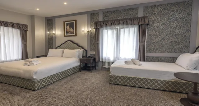 غرفة عائلية بسرير مزدوج وسرير فردي، Castle Bromwich Hall Hotel, BW Signature Collection 7/10
