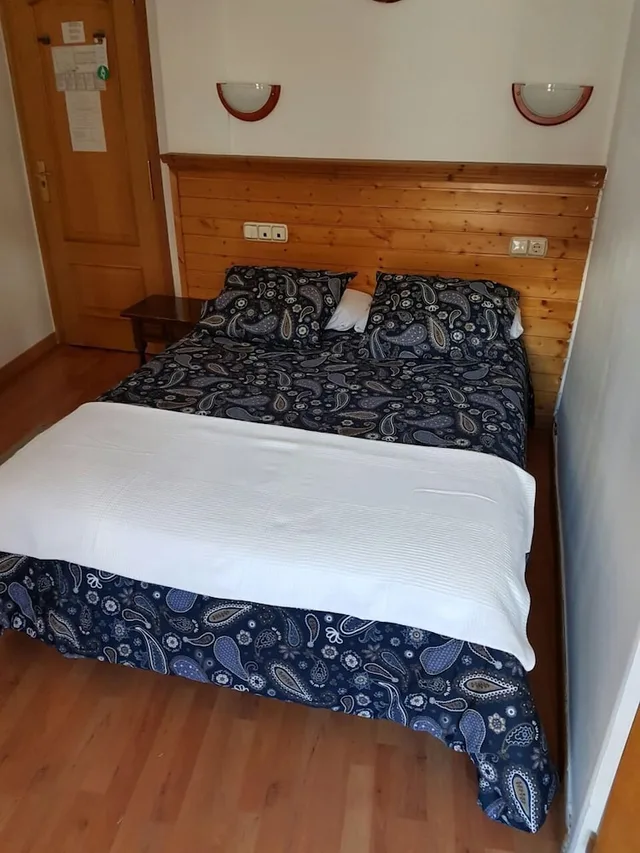 Room, Single, Queen Bed, Hotel Merino 1/2
