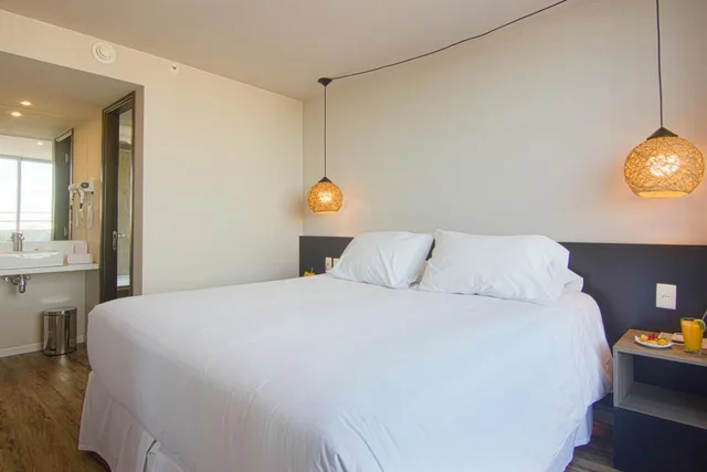 غرفة تنفيذية بسرير كينج بشرفة، Ciudadano Suites 1/5