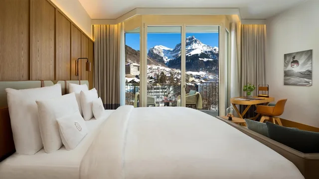 Premier, King Bed, Kempinski Palace Engelberg 2/3