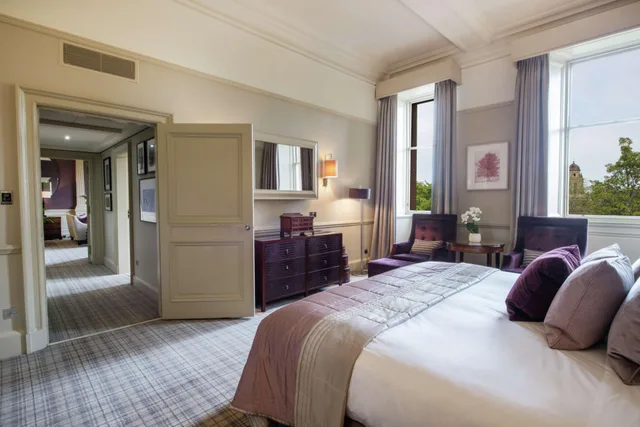 Graham, Suite, Castle View، The Caledonian Edinburgh, Curio Collection by Hilton 1/3