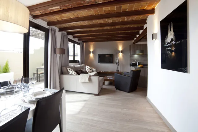Apartment, 1 Double and 4 Single Beds, Attic، Serennia Apartments Ramblas-Pl.Catalunya 4/7