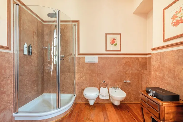 فيلا ديلوكس بسرير مزدوج وسرير فردي بإطلالة على المتنزه، Boutique Hotel Villa Sostaga 6/9