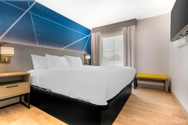 Suite, King and Queen Bed, Comfort Inn & Suites Saint Louis Lafayette Square 1/5