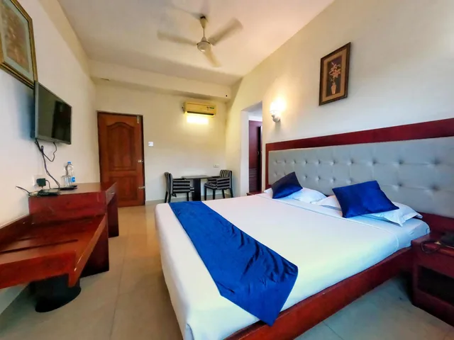 غرفة بسرير كوين، GREEN PARK RESIDENCY 1/6