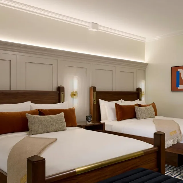 Standard, King Bed, 2 Queen Beds, Accessible, The Dearborn Inn A Marriott Hotel 1/7