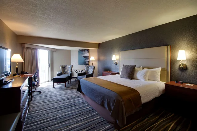 غرفة بسرير مزدوج بإطلالة على البحيرة، Best Western Harbour Pointe Lakefront 3/4