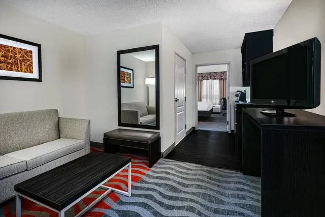 جناح لذوي الإعاقة، Holiday Inn Hotel & Suites College Station-Aggieland 1/1