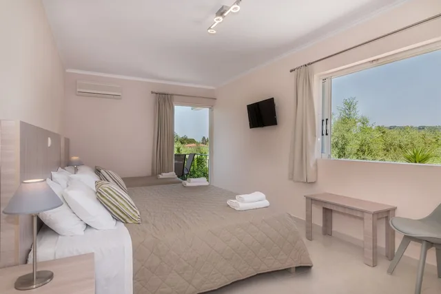غرفة بانورامية بسرير مزدوج بإطلالة، Varres Hotel 2/5