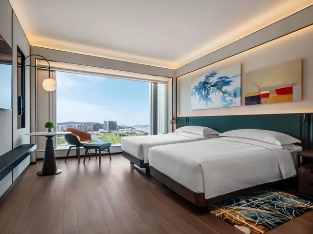 غرفة بسريرين منفصلين في طابق مرتفع، Andaz Hotel Macau 1/3