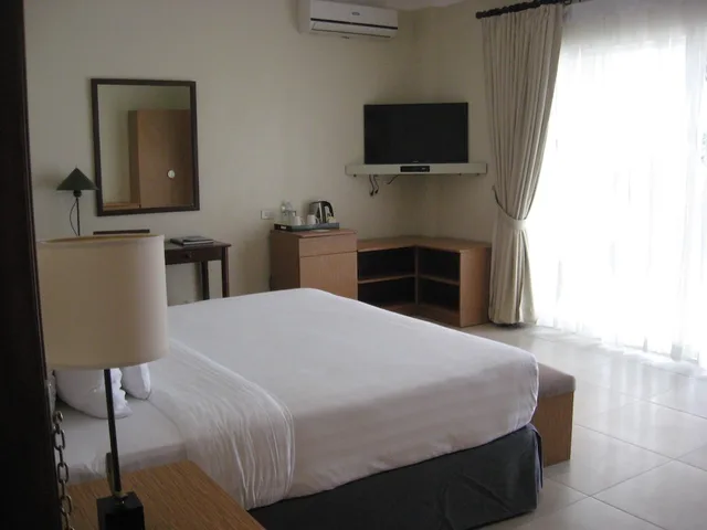 Ocean, King Bed، Chateau By The Sea 3/5