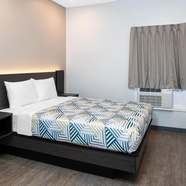 غرفة بسرير كوين، Motel6 San Pedro, CA – Port of Los Angeles 3/8