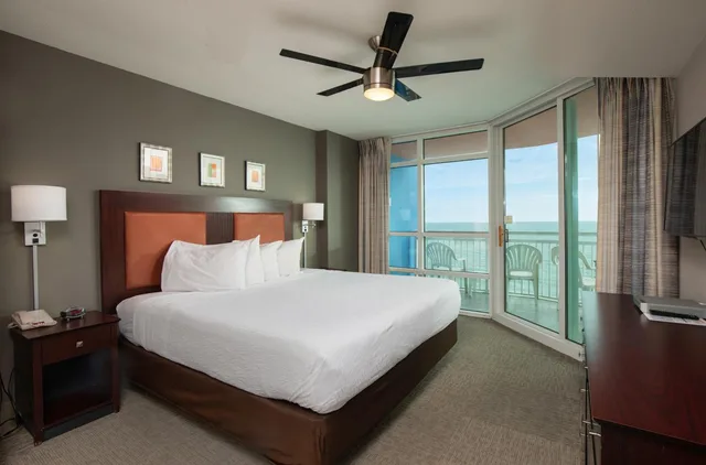 2 Bedrooms, Suite, Ocean Front, Corner، Prince Resort 2/5
