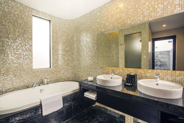 The Level Premium Room، Melia Danang Beach Resort 9/10