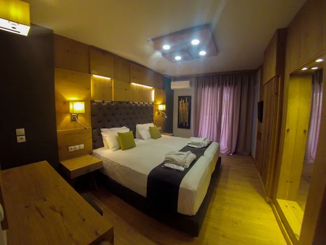 جناح جونيور بسريرين منفصلين مع أريكة، Elmi Suites 5/10