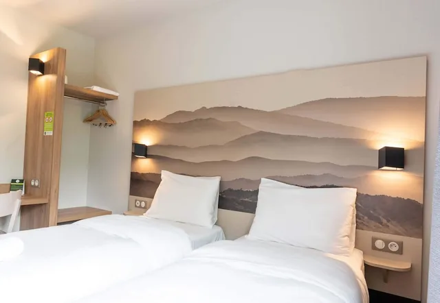 غرفة بسريرين منفصلين، B&B HOTEL Aix-les-Bains 2/7