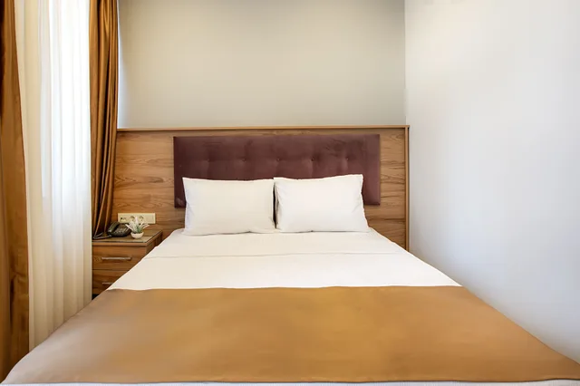 غرفة سوبيريور بسرير كوين بإطلالة على البحر بشرفة، West Palace Hotel 8/9