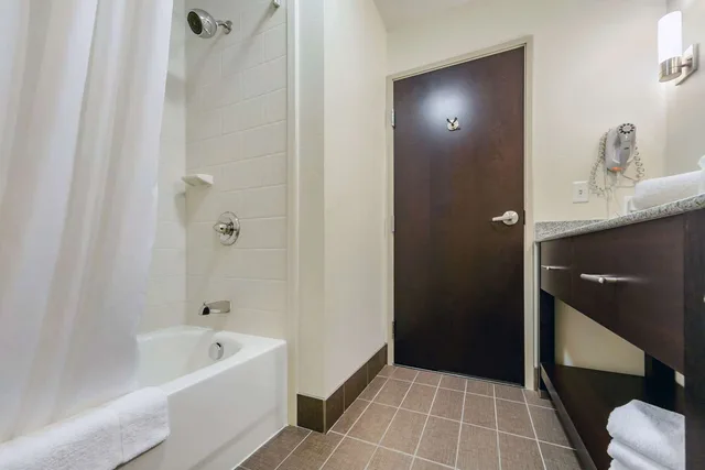 غرفة بسريرين كوين، Sleep Inn And Suites Grand Forks Alerus Center 4/5