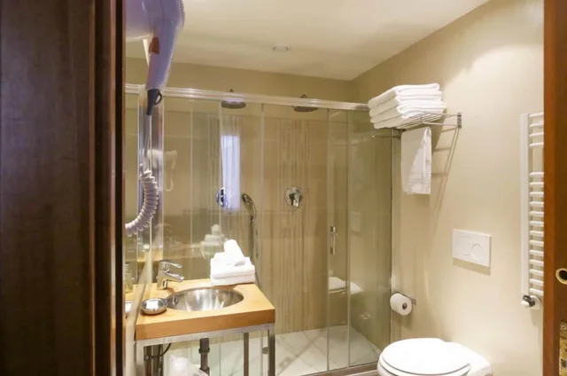 جناح جونيور، Norden Palace 4/4