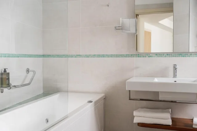 جناح جونيور، Parc Hotel Germano Suites 8/9