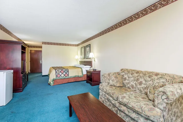 جناح بسرير كينج، Super 8 by Wyndham Piedmont Greenville Area 2/2