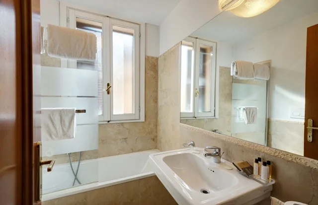 شقة فاخرة بسريرين كينج بإطلالة على المدينة بـ3 غرف نوم مع أريكة، Penthouse Suite Rome 2/5