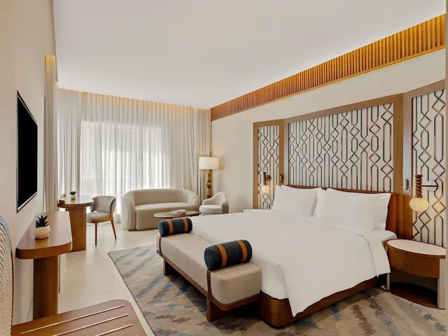 غرفة بريفيليج بسرير كينج، MERCURE ABU DHABI DOWNTOWN 1/3