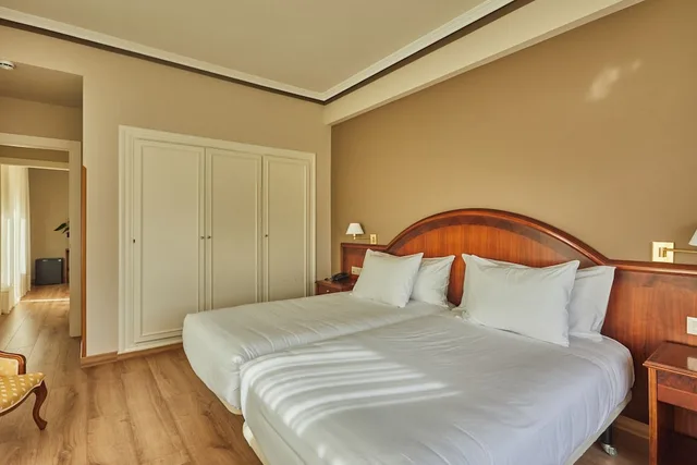 Junior Suite, 1 Double and 2 Queen Beds, Sea View، Gran Hotel del Sella 2/10