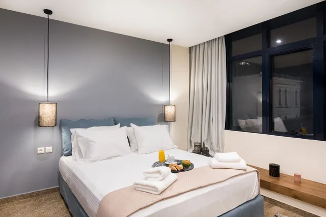 Deluxe, Queen Bed, City View, Ciel Living Athens 5/6