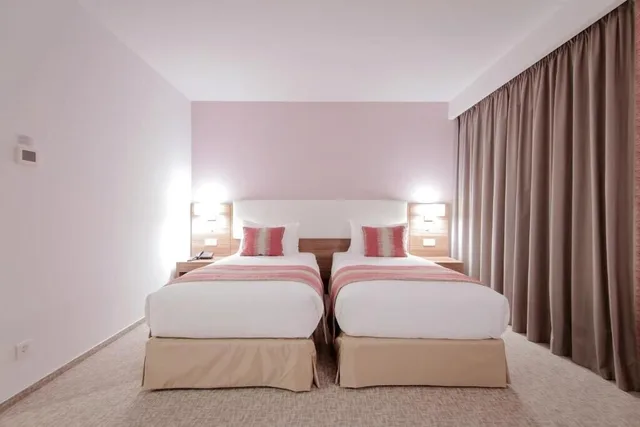 Executive, Twin Beds, Ramada Plaza by Wyndham Craiova 3/5