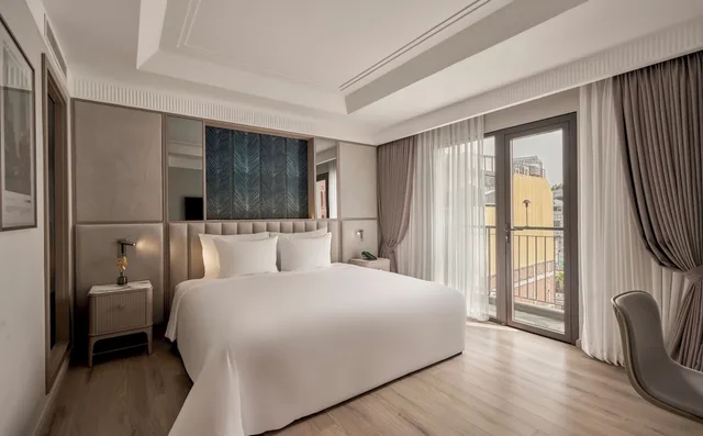 French, Junior Suite, Studio, Twin Beds, Balcony، La Siesta Premium Saigon Central 2/6