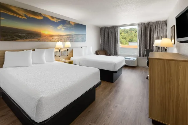 غرفة بسريرين مزدوجين، Days Inn By Wyndham Cambridge 3/10