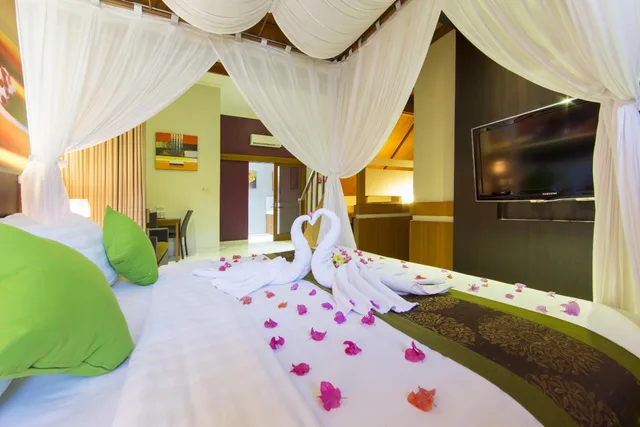 1 Bedroom, Suite, King Bed, The Banyumas Villa 2/2