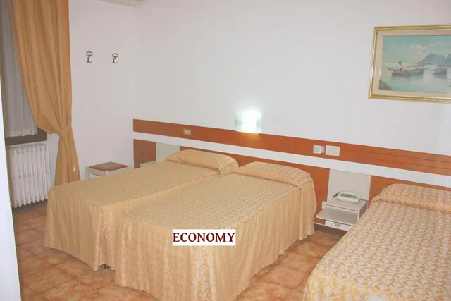 غرفة اقتصادية ثلاثية، Piccolo Hotel 4/7