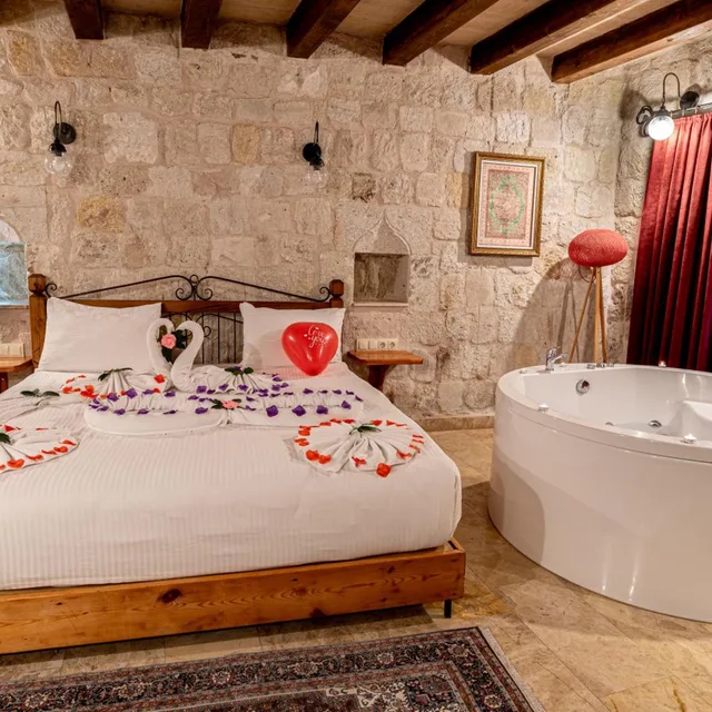 غرفة بسرير كوين بجاكوزي، Dervish Cave House 10/10